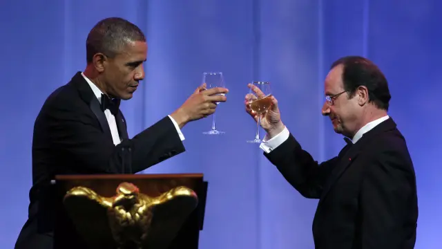 Obama brinda con Hollande