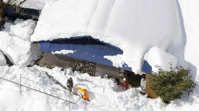El temporal de nieve está causando graves problemas en Japón