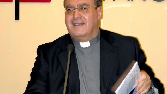 Gil Tamayo, durante la presentación de los datos de asignaciones a favor de la Iglesia