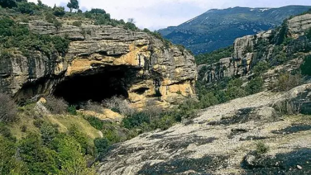 Entrada de la Cueva de Chaves