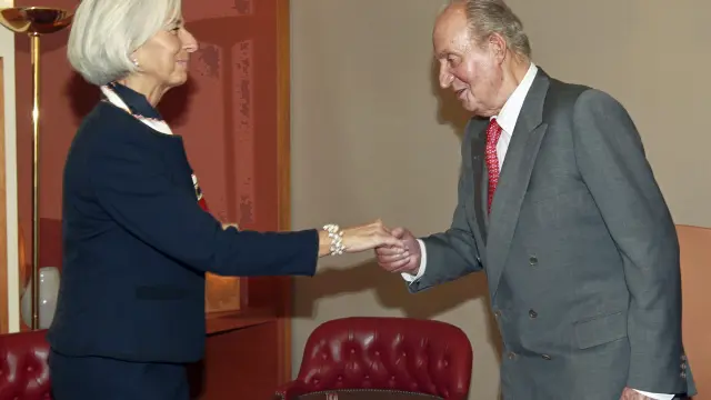 El Rey saluda a Christine Lagarde
