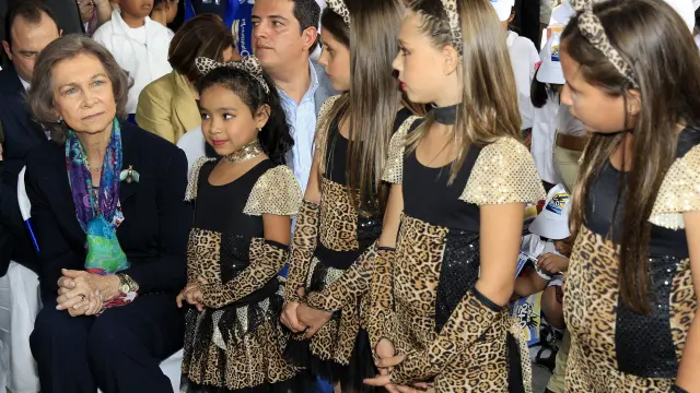 Varias niñas han representado 'El Rey León' ante doña Sofía