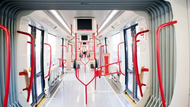 El tranvía y el autobús de Zaragoza modificarán sus horarios