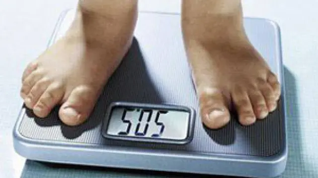 El 65% de la población afirmado creeque perder peso rápido tiene beneficios para la salud a largo y corto plazo.
