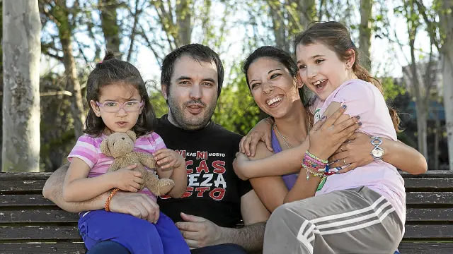 Daniel Ferrer y su mujer Sonia no pierden la esperanza de dar un futuro mejor a sus hijas.