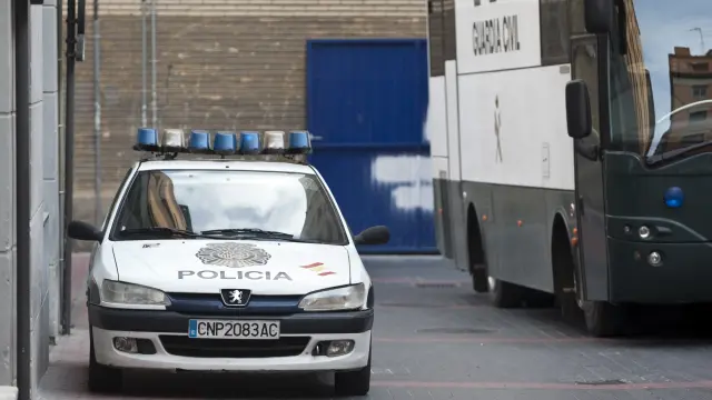 Un coche de la Policía Nacional, en Zaragoza