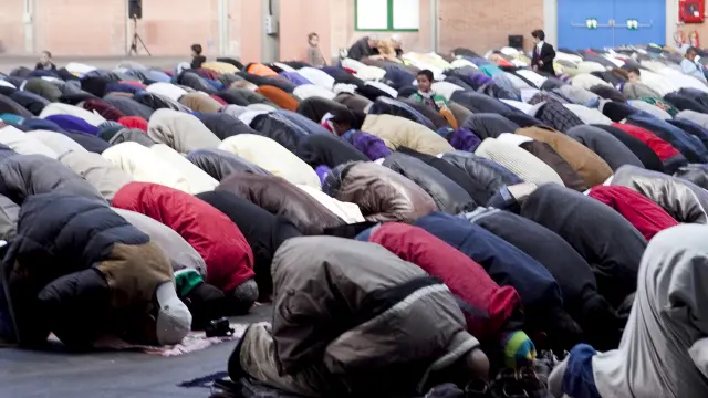 Diversos musulmanes celebran la fiesta del cordero en Zaragoza