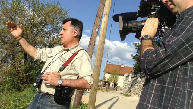 El periodista Gervasio Sánchez, durante la grabación del documental