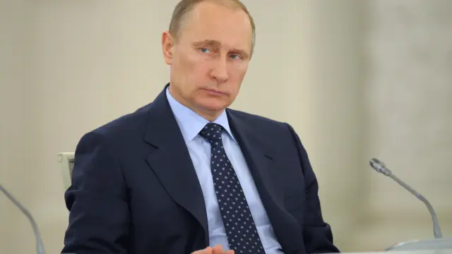 El presidente de Rusia Vladimir Putin asiste a una reunión del Consejo Federal de Rusia