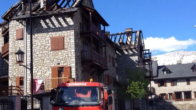 Estado en que ha quedado el edificio de Linsoles tras el fuego
