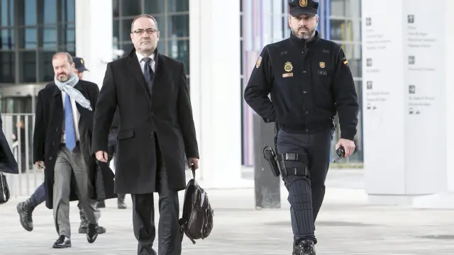 Agapito Iglesias entra a los juzgados de Zaragoza