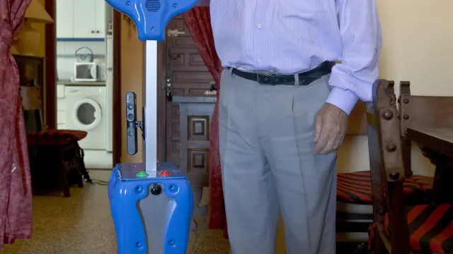 Este robot ofrece una asistencia a personas mayores en sus hogares