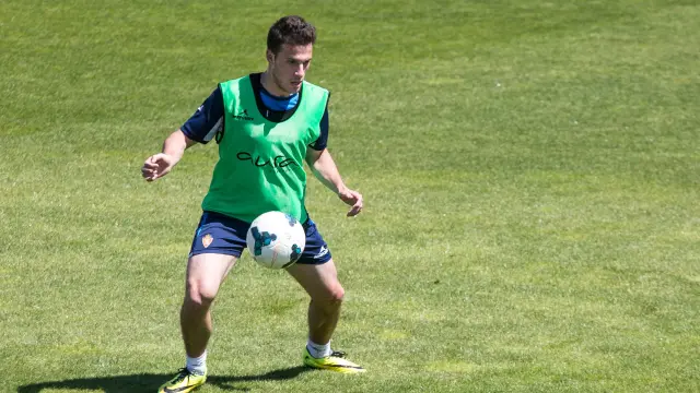 Henríquez, durante un entrenamiento del Real Zaragoza