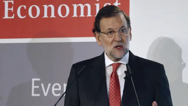 Rajoy insta a CiU a no hacer "política pequeña" ante la abdicación del Rey