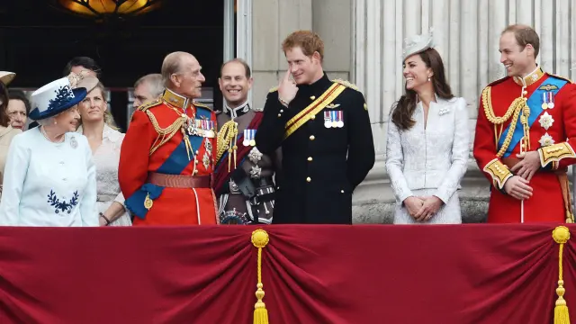 La familia real durante el cumpleaños de la reina.