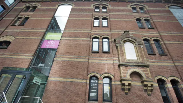 Vista de la fachada de las oficinas de Greenpeace en Amsterdan
