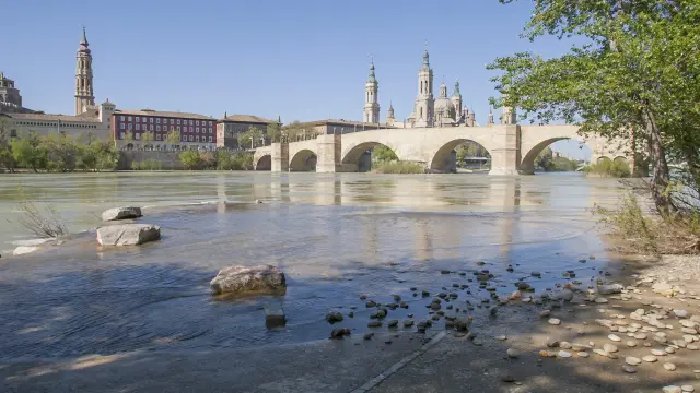 El Ebro, a su paso por Zaragoza