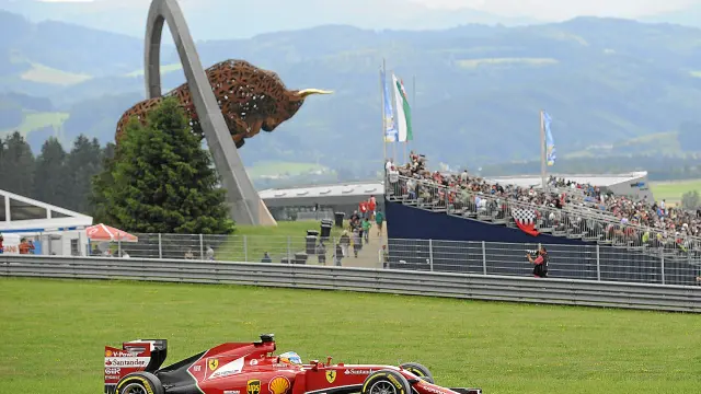 Ferrari ya trabaja "en todos los frentes del coche" de cara a 2015