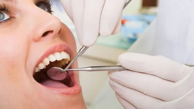 La limpieza dental es uno de los tratamientos más demandados en odontología.