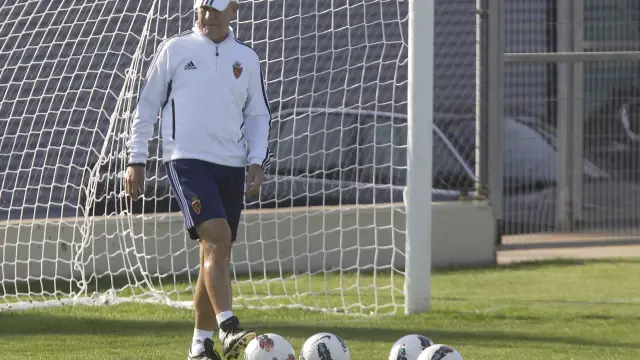 Javier Aguirre, en un entrenamiento con el Real Zaragoza
