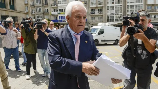 El expresidente de la Diputación y del PP de Ourense José Luis Baltar, a su salida del Palacio de Justicia.