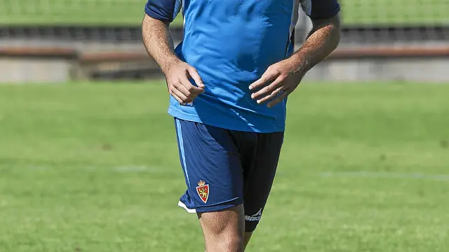 Víctor Rodríguez, ayer en el entrenamiento del Real Zaragoza.
