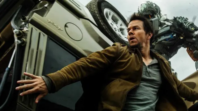 Fotograma de 'Transformers' con Mark Wahlberg