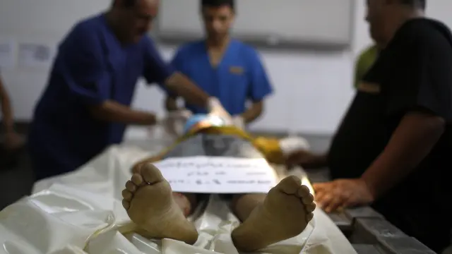 Un niño palestino, entre los últimos muertos