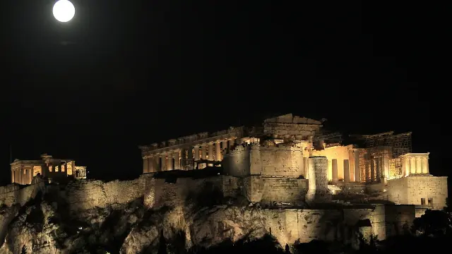 Vista del Partenón en la acrópolis de Atenas