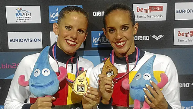 Klamburg y Carbonell, con el bronce.