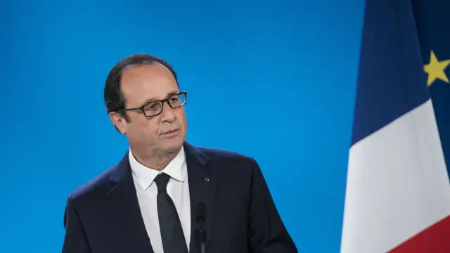 Hollande durante la conferencia por la Paz celebrada este lunes