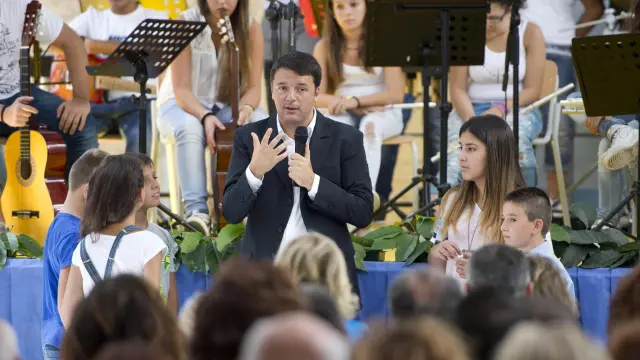 Matteo Renzi dio un discurso en el inicio del curso escolar