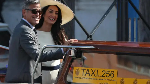 Clooney y señora tras su boda oficial