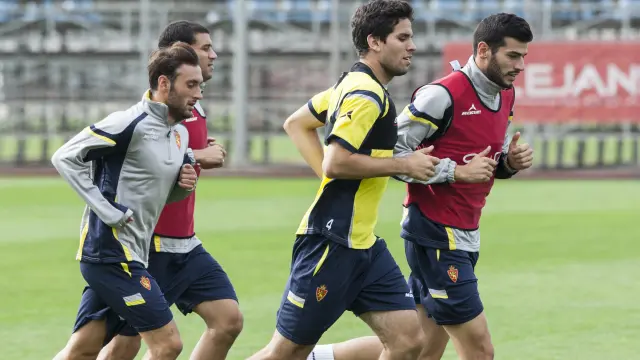 Los jugadores del Real Zaragoza preparan el partido del Mallorca