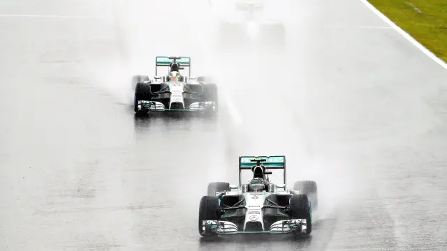 Hamilton y Rosberg, este domingo en Suzula