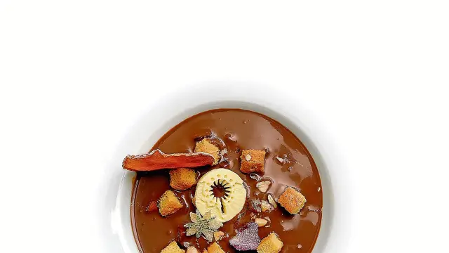 Sopa de chocolate con melocotón, de Luis Paracuellos