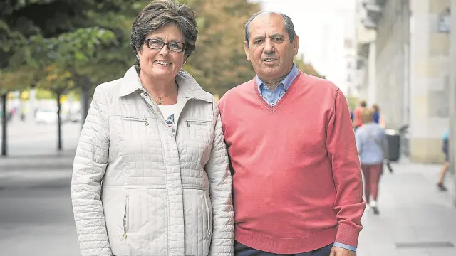Isabel Molinos y Ángel Soto, voluntaria y presidente de la Asociación de Ostomizados de Aragón.