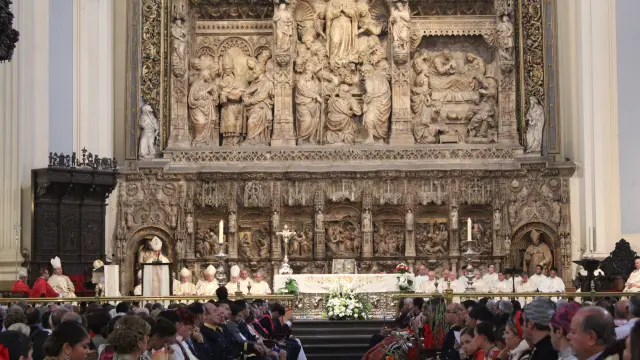 Misa pontificial presidida por el cardenal Santos Abril