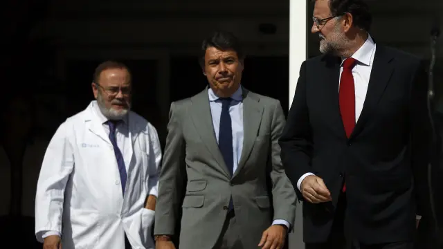 Ignacio González, junto a Rajoy, en el Carlos III