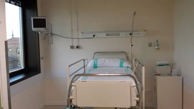 Habitación aislada para atender casos de ébola en el Hospital Royo Villanova de Zaragoza.