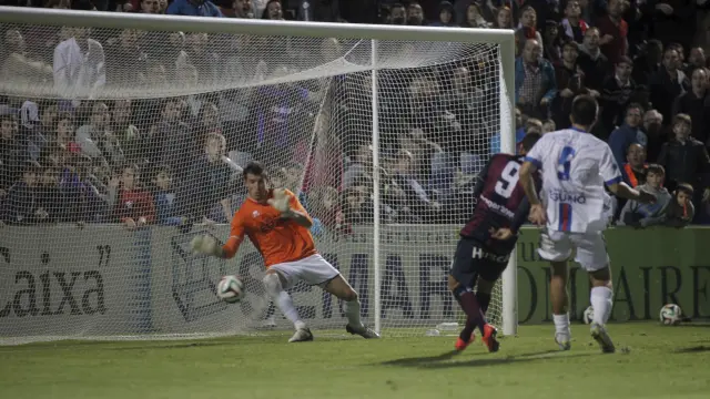Guillem Martí remacha a gol el centro de Gassama, lo que sirvió para empatar el encuentro