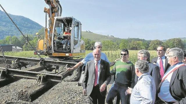 Inauguración de las obras del tramo Olorón-Bedous por el presidente de Aquitania hace un mes.