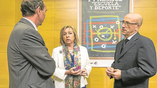 José Ignacio Oto, Dolores Serrat y Félix Brocate, ayer en Ibercaja.