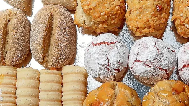 Distintos dulces de Todos los Santos en la Pastelería Sorroche