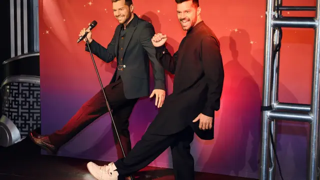 Ricky Martin conoce a su doble de cera en el Museo Madame Tussauds de Las Vegas