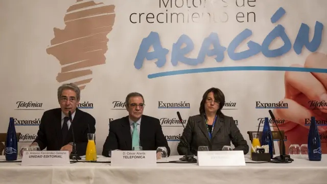 César Alierta participó en un foro económico celebrado en Zaragoza