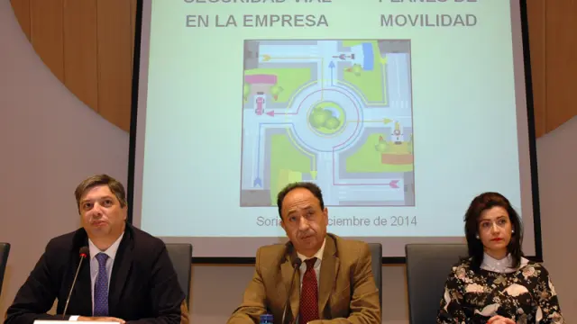 Carlos Díez, Manuel López y Noemí Molinuevo, en la presentación de la jornada