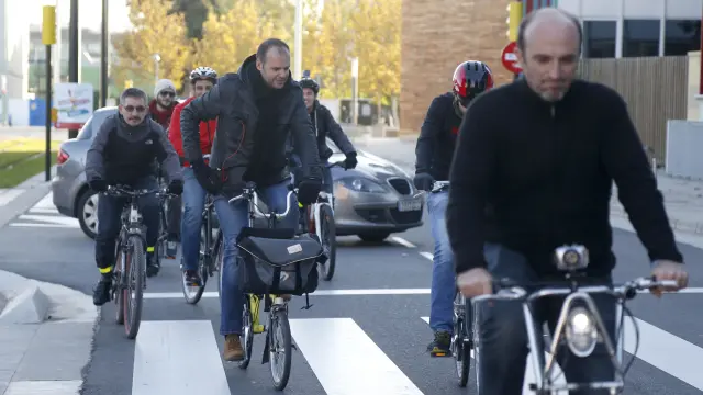 Los taxistas cambian sus vehículos por bicicletas