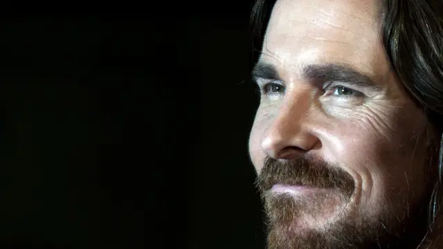 El actor británico Christian Bale protagonizará en otoño este nuevo drama romántico dirigido por Terry George.