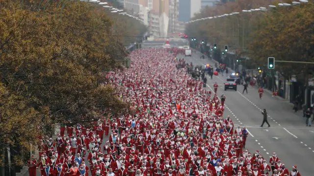 Miles de Papás Noel, en la carrera en Madrid